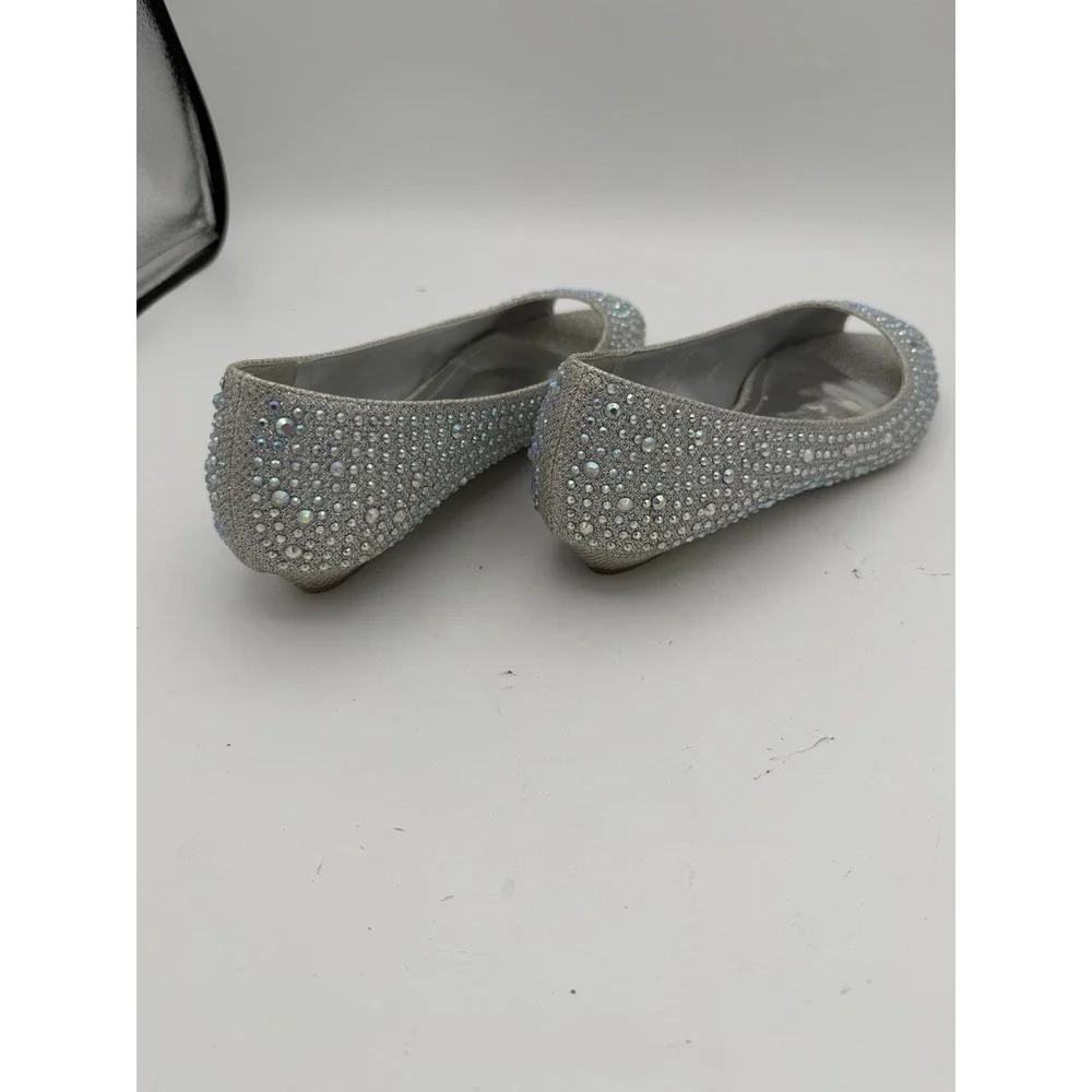 David's Bridal AJUSTIN10 Women's 6 Silver Rhinestone Peep Toe Flats.      1795